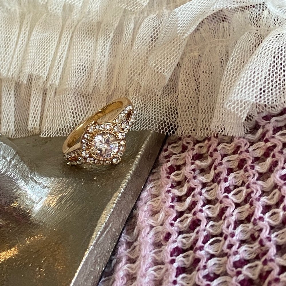 New! Rose Gold Diamond Ring - Picture 3 of 8